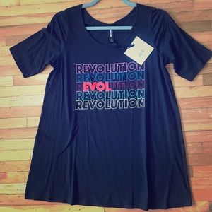 Agnes&Dora Everyday graphic tee. Revolution